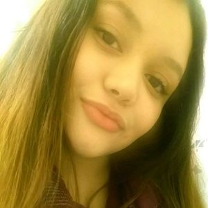 Meet your Posher, Yajaira